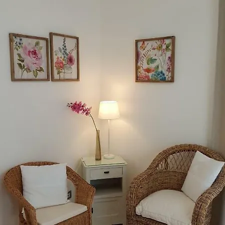 Il Sole, Grande In Collina 아파트 *